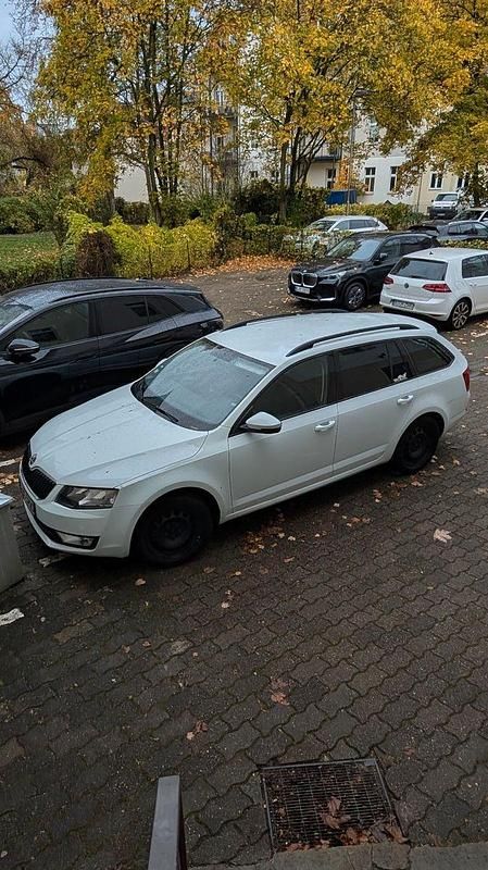 Weiß Gebraucht 2015 Skoda Octavia Kombi | 8.500 € (Superpreis) - Bild 1/4