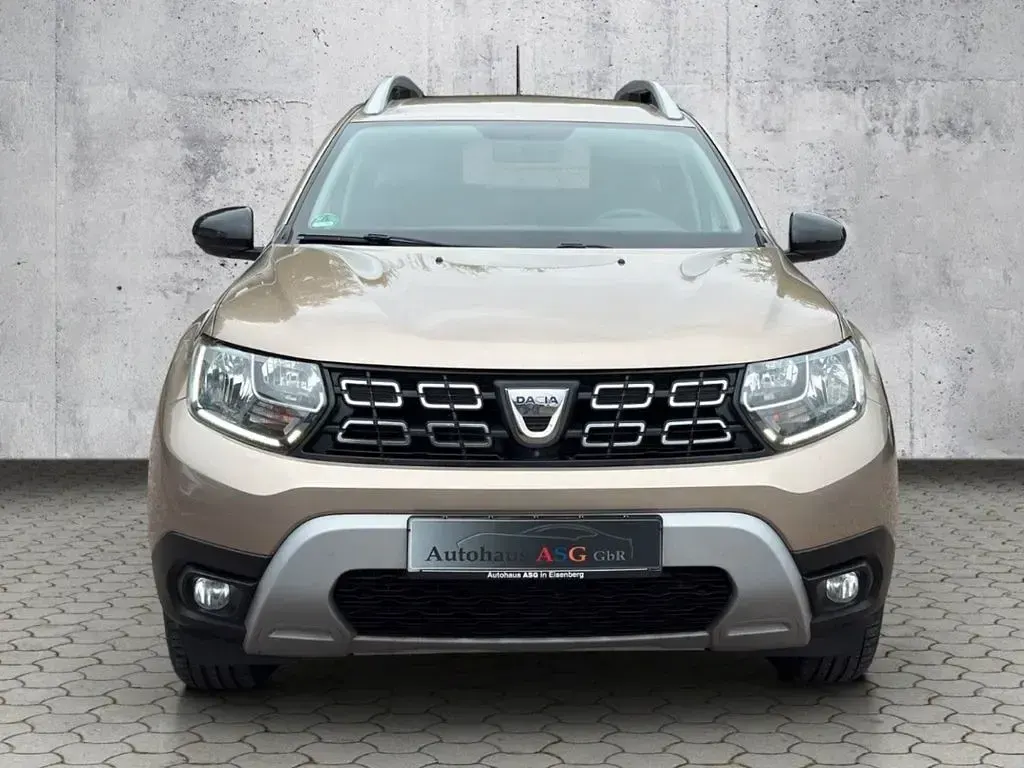 Gebraucht Dacia Duster Celebration 150 PS (110 kW) 2020 Braun SUV