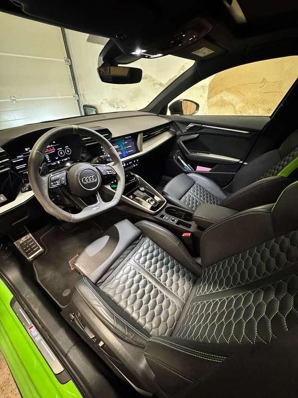 Gebraucht Audi RS3 Premium 400 PS (294 kW) 2023 Grün Limousine