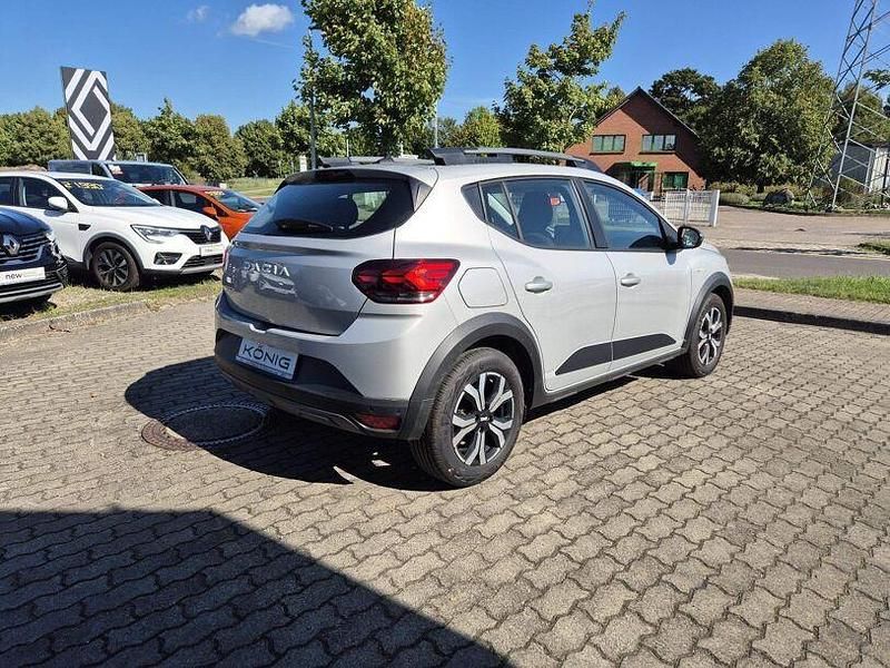 Gebraucht Dacia Sandero Expression 91 PS (66 kW) 2023 Grau Kleinwagen