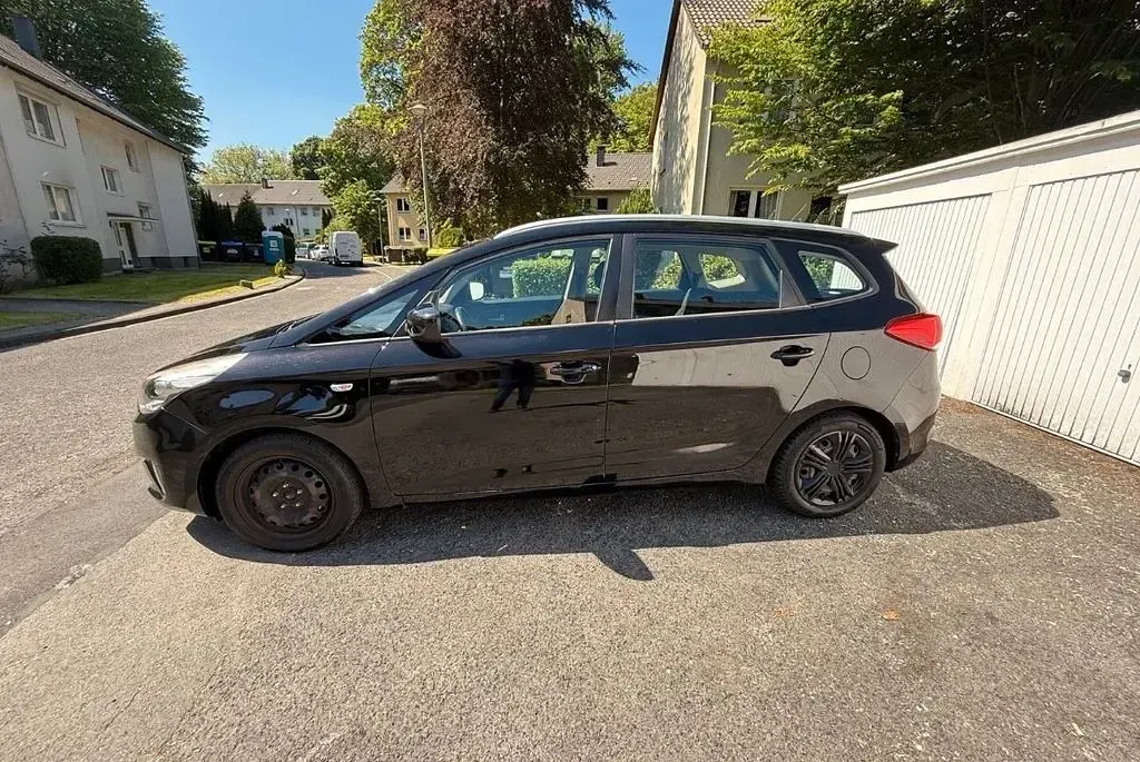 Gebraucht Kia Carens Vision 136 PS (100 kW) 2015 Schwarz Van / Kleinbus