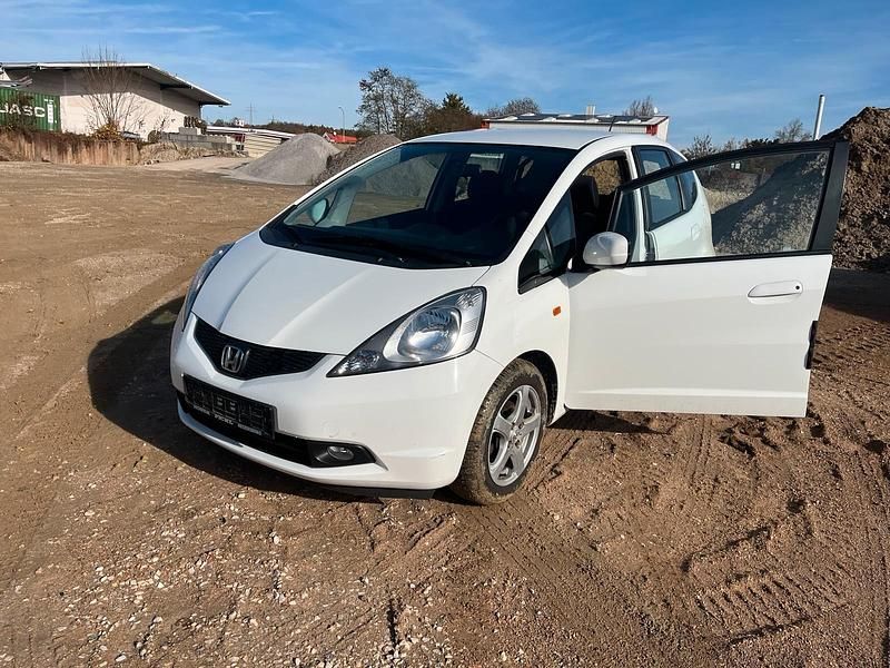 Weiß Gebraucht 2010 Honda Jazz Kleinwagen | 3.500 € (Guter Preis) - Bild 1/4
