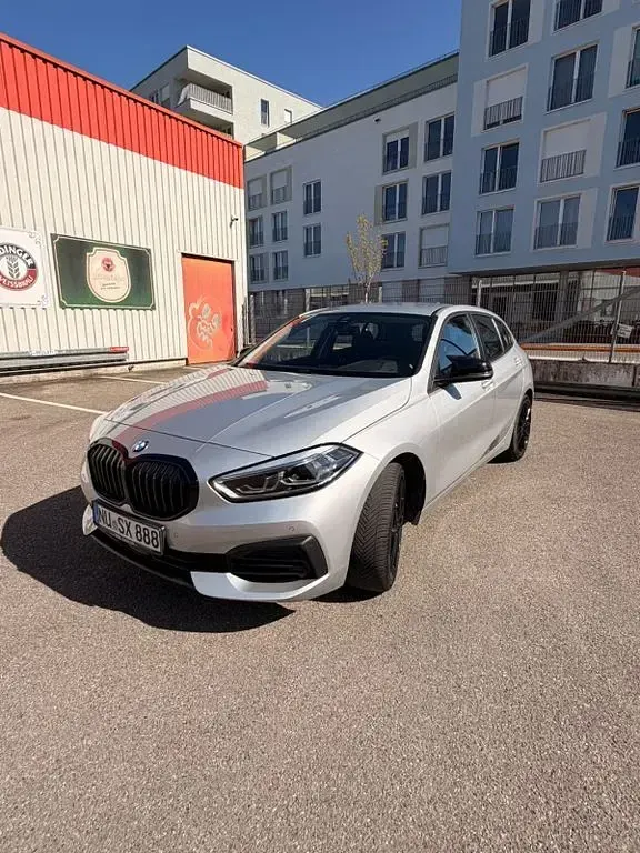 Gebraucht BMW 118 Advantage 140 PS (102 kW) 2021 Silber Limousine