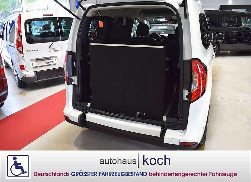 Gebraucht Mercedes 180 131 PS (96 kW) 2023 Artikweiss Limousine