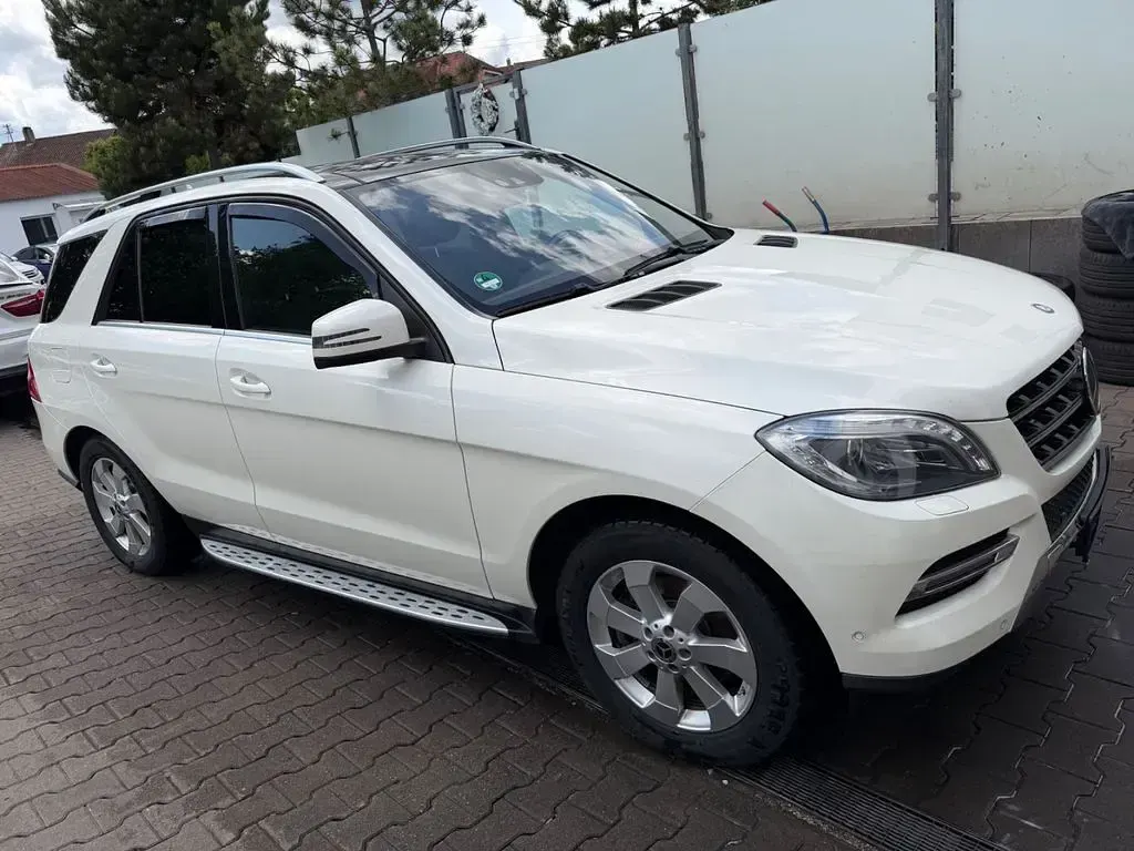Gebraucht Mercedes ML350 258 PS (189 kW) 2013 Weiß SUV