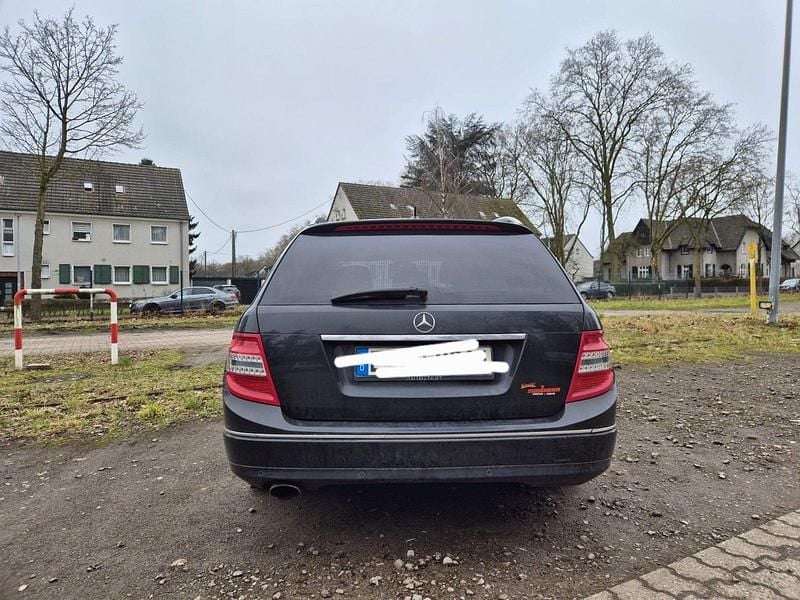 Gebraucht Mercedes C250 Avantgarde 204 PS (150 kW) 2009 Schwarz Kombi