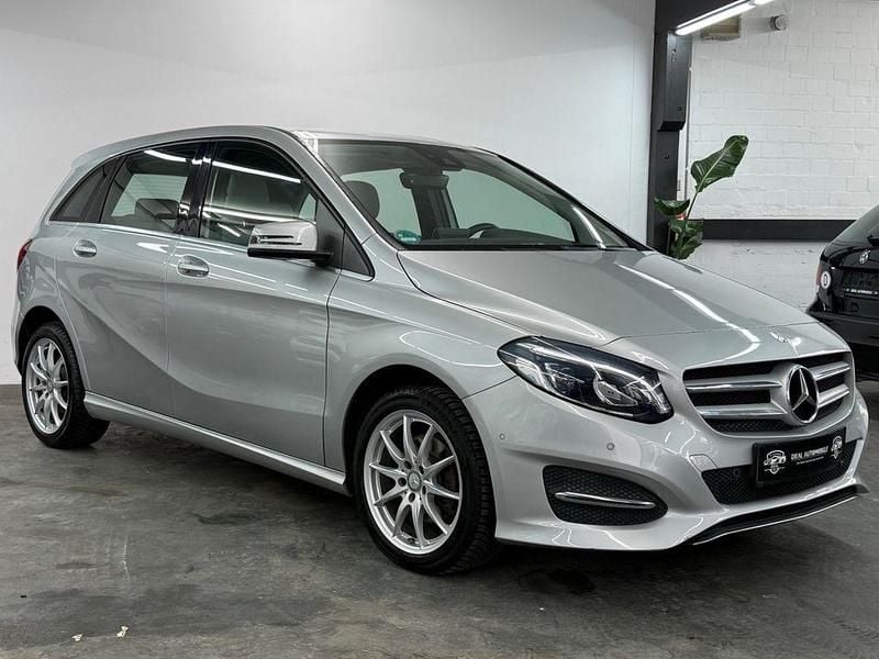 Gebraucht Mercedes B220 177 PS (130 kW) 2017 Silber Van / Kleinbus