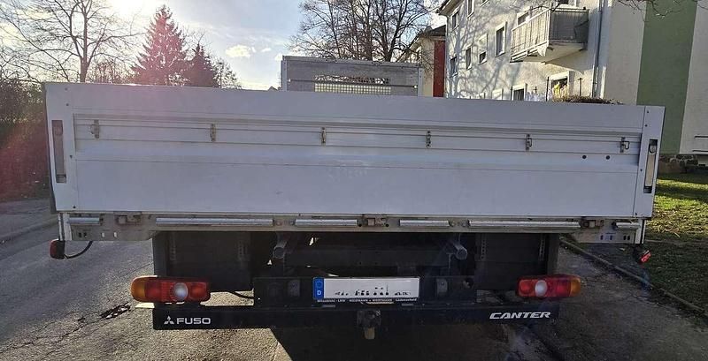 Gebraucht Mitsubishi Canter 179 PS (131 kW) 2019 Weiß Van