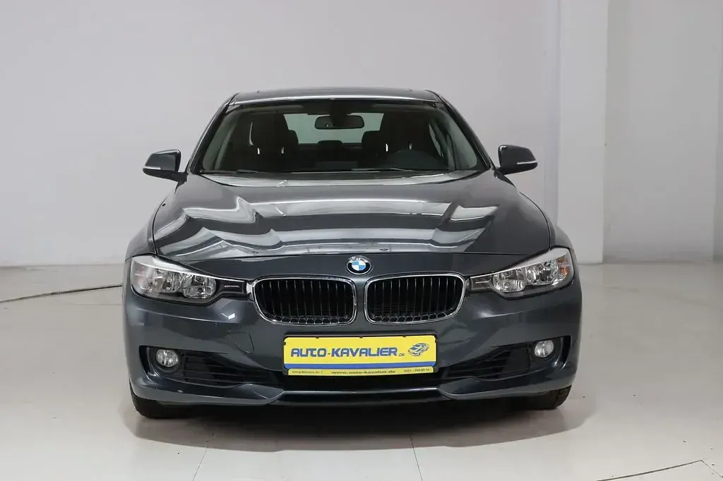 Używany BMW 320 184 KM (135 kW) 2012 Szary Sedan/Limuzyna