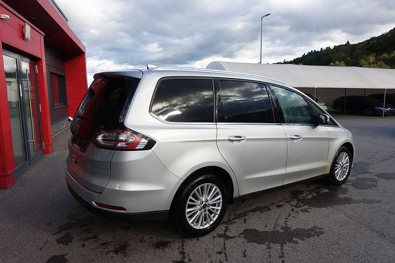 Gebraucht Ford EXP Titanium 150 PS (110 kW) 2020 Silber Van / Kleinbus