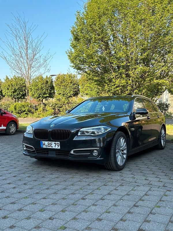 Schwarz Gebraucht 2015 BMW 535 Luxury Line Kombi | 14.991 € (Fairer Preis) - Bild 1/1