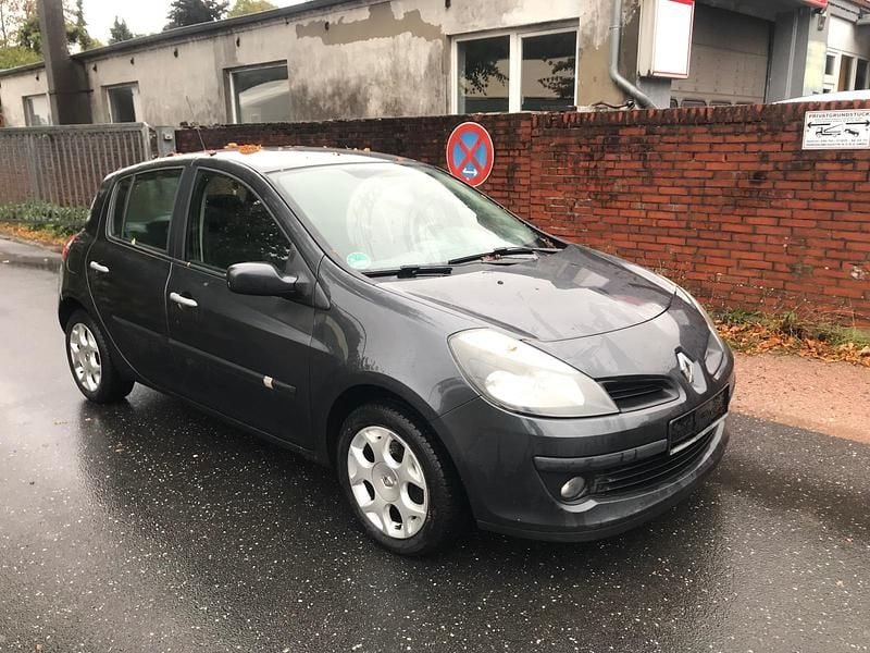 Grau Gebraucht 2006 Renault Clio III Kleinwagen | 1.890 € (Fairer Preis) - Bild 1/4