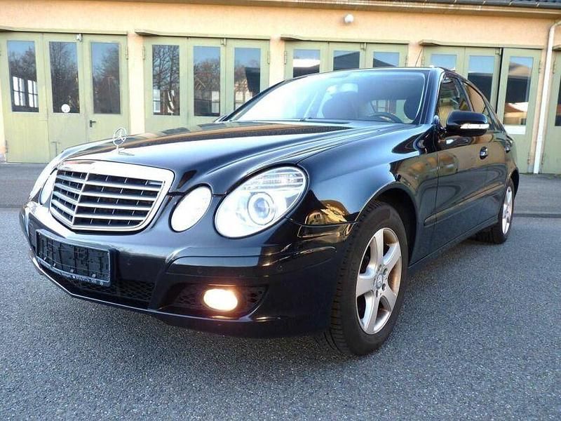 Gebraucht Mercedes E280 190 PS (139 kW) 2007 Schwarz Limousine
