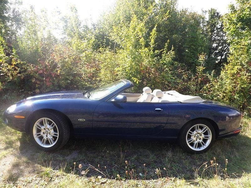 Gebraucht Jaguar XK8 284 PS (208 kW) 2001 Blau Cabrio