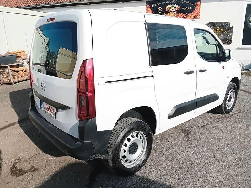 Gebraucht Opel Combo Edition 131 PS (96 kW) 2021 Weiß Van / Kleinbus
