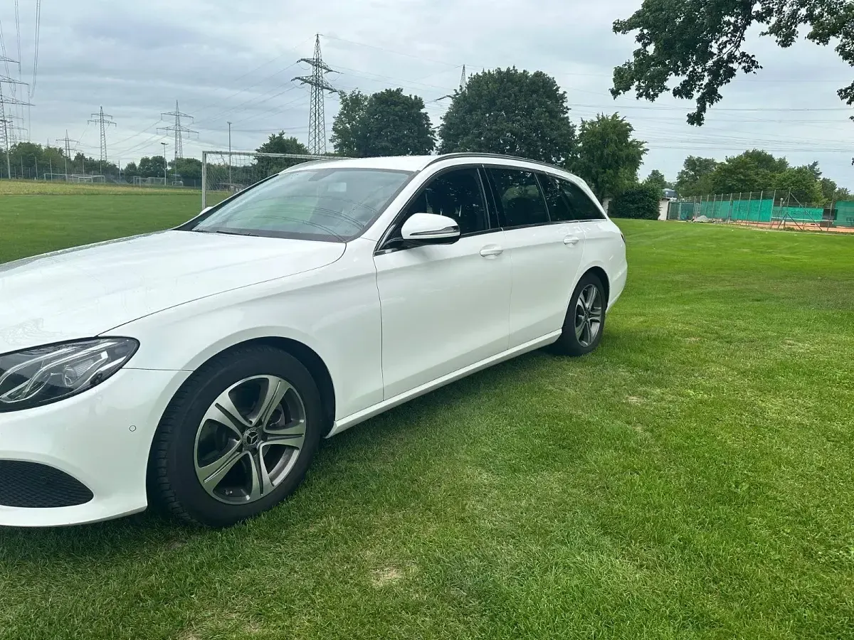 Gebraucht Mercedes E200 197 PS (144 kW) 2020 Weiß Kombi