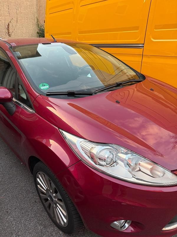 Gebraucht Ford Fiesta 82 PS (60 kW) 2010 Andere farben Kleinwagen