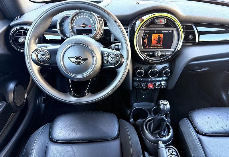Używany Mini Cooper Chili 136 KM (100 kW) 2020 Czarny Hatchback