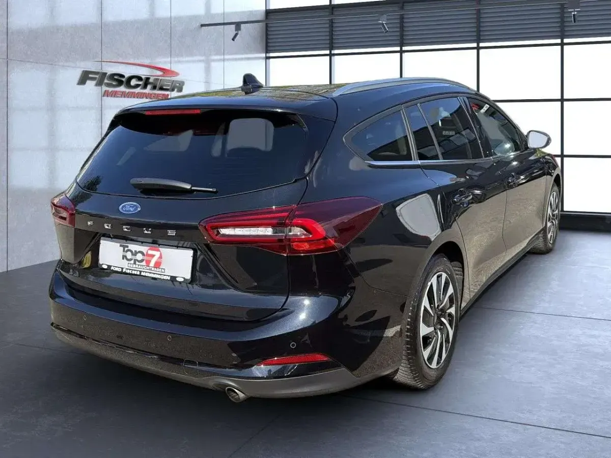 Gebraucht Ford Focus Titanium 125 PS (91 kW) 2024 Schwarz Kombi