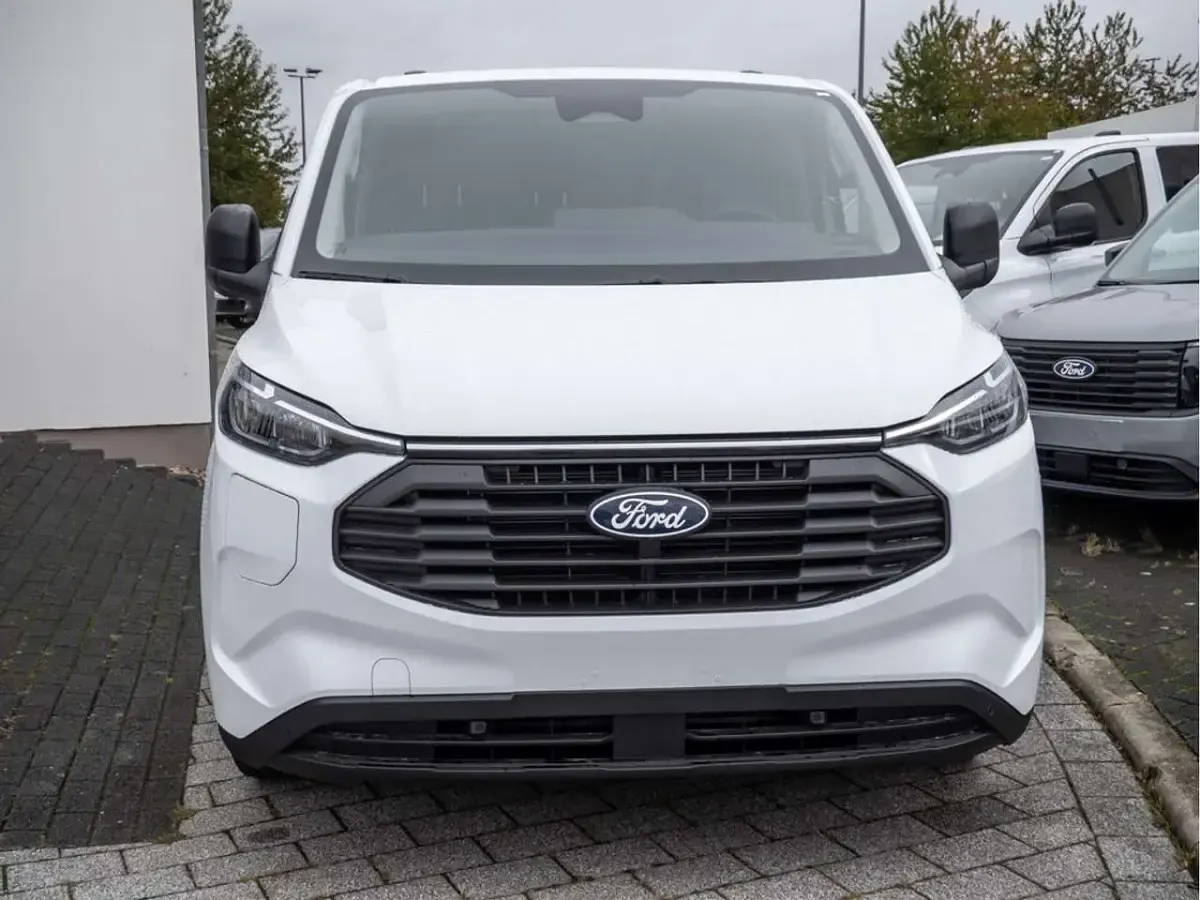 Neu Ford Transit Custom 118 PS (86 kW) 2025 Frozen white Van / Kleinbus