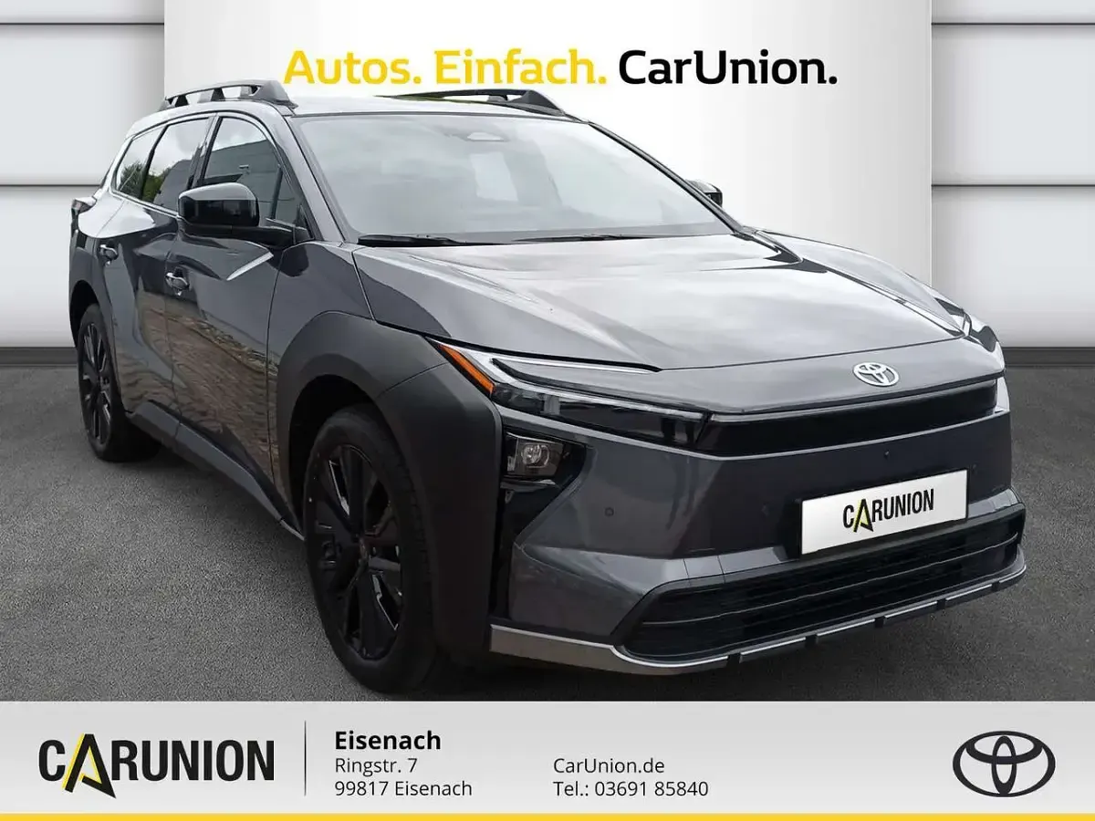 Neu Toyota bZ4X Lounge 280 kW (381 PS) 2026 D31 magnetite grey SUV