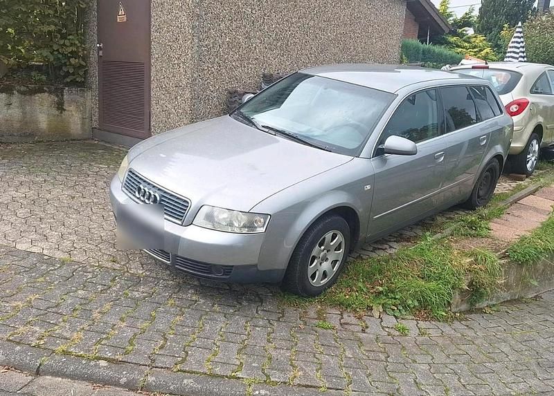 Silber Gebraucht 2002 Audi A4 Kombi | 2.000 € (Fairer Preis) - Bild 1/4
