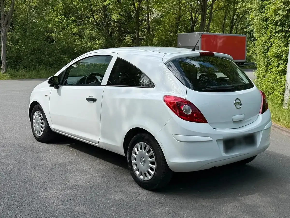 Gebraucht Opel Corsa 69 PS (50 kW) 2014 Weiß Kleinwagen