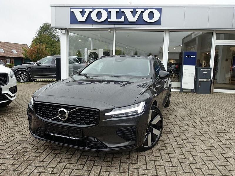 Grau Gebraucht 2025 Volvo V60 Ultra Kombi | 50.900 € (Etwas zu teuer) - Bild 1/4
