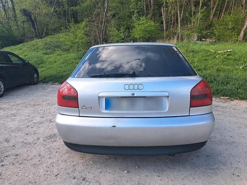 Second-hand Audi A3 101 CP (74 kW) 2000 Argintiu Hatchback