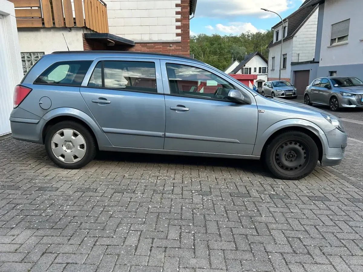 Gebraucht Opel Astra 101 PS (74 kW) 2006 Grau Kombi