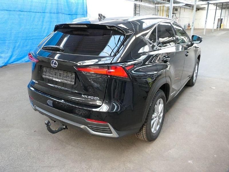 Gebraucht Lexus NX300h 155 PS (114 kW) 2021 Schwarz SUV