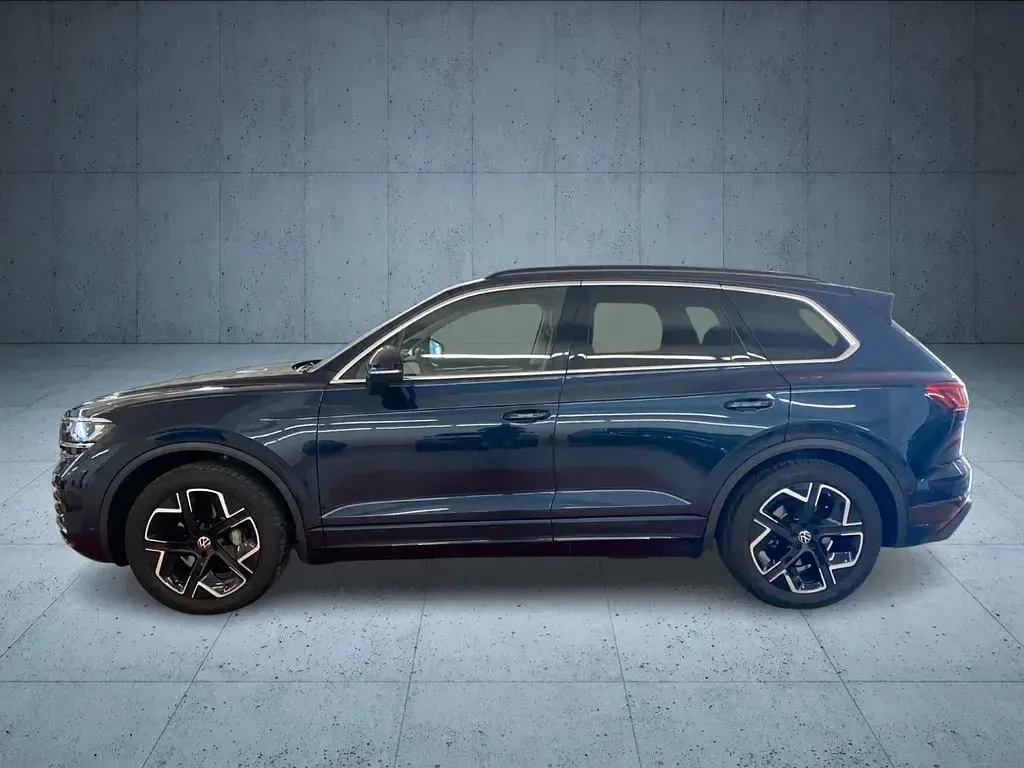 Gebraucht VW Touareg Elegance 286 PS (210 kW) 2023 Blau SUV