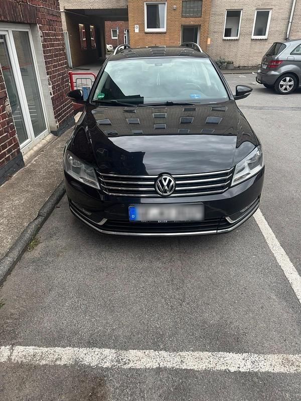 Schwarz Gebraucht 2014 VW Passat Kombi | 6.000 € (Superpreis) - Bild 1/4
