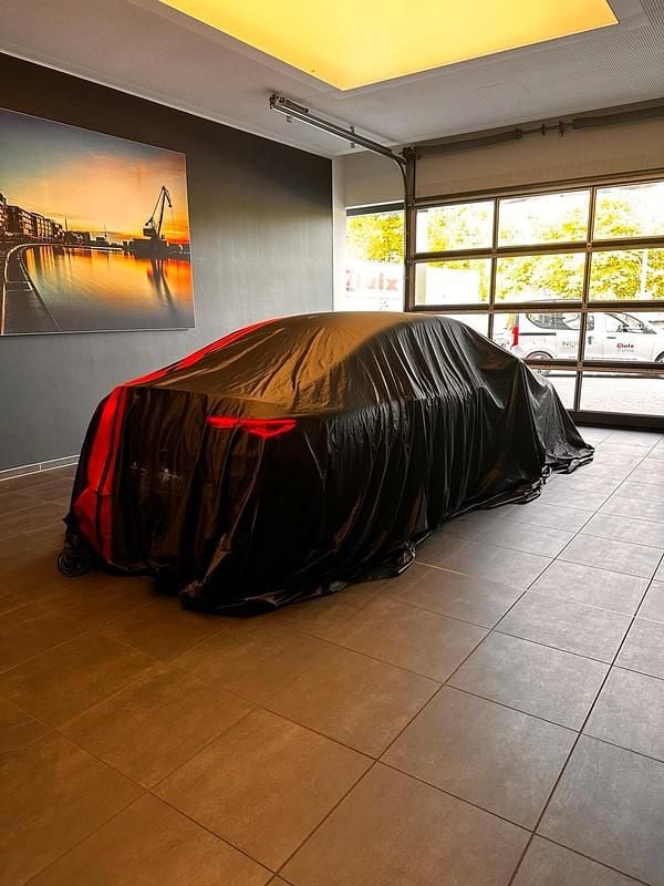 Schwarz Gebraucht 2023 Mercedes CLA200 AMG Coupé | 31.499 € (Fairer Preis) - Bild 1/4