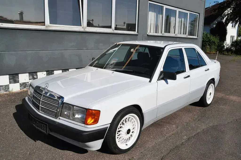 Gebraucht Mercedes 190 Sportline 132 PS (97 kW) 1990 Weiß Limousine