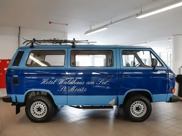 Gebraucht VW Caravelle 77 PS (56 kW) 1986 Mediumblau/ultramarinblau Van / Kleinbus
