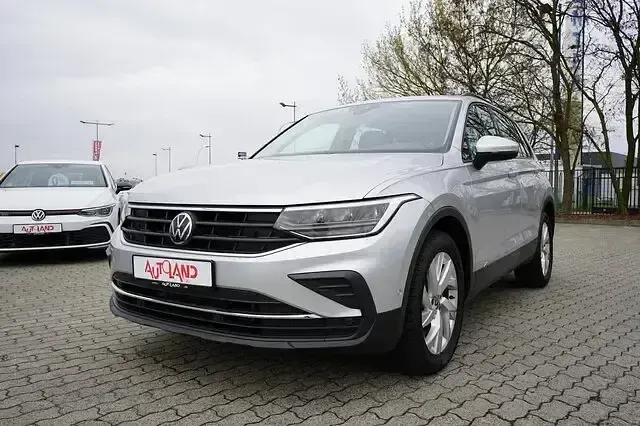 Gebraucht VW Tiguan Allspace Life 200 PS (147 kW) 2022 Silber SUV