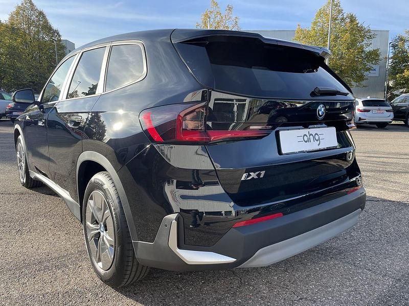 Gebraucht BMW iX1 150 kW (204 PS) 2024 Schwarz (schwarz uni) SUV