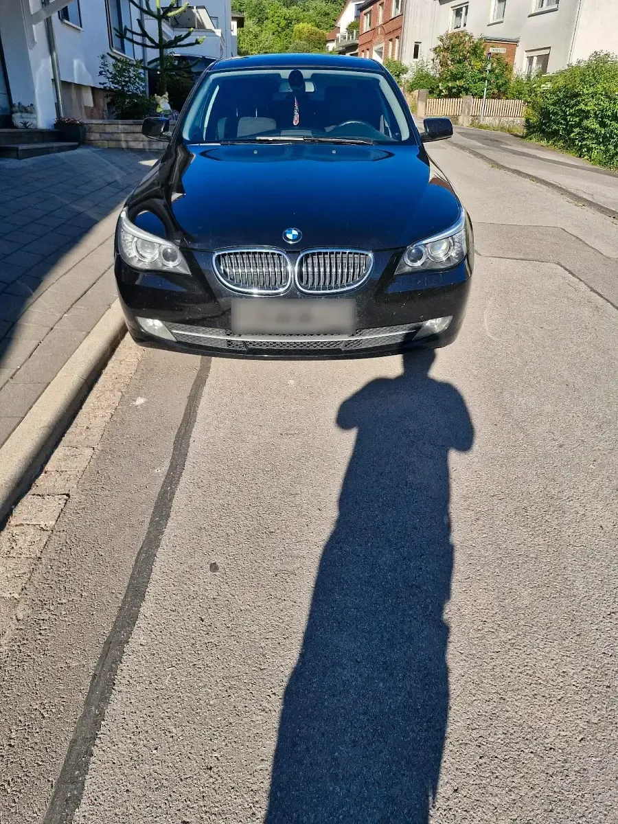 Gebraucht BMW 523 192 PS (141 kW) 2008 Schwarz Limousine