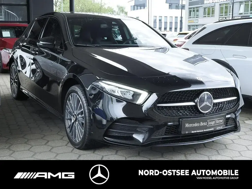 Gebraucht Mercedes A250 Edition 160 PS (117 kW) 2022 Unilack nachtschwarz Limousine