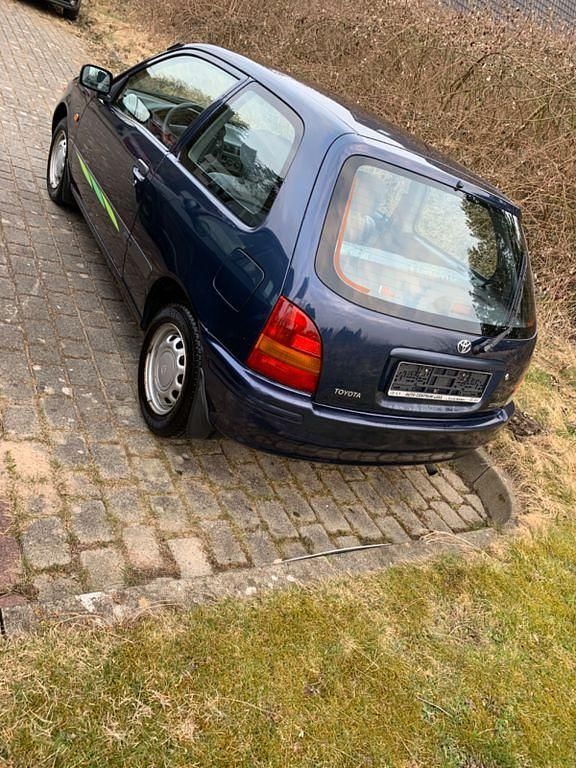 Gebraucht Toyota Starlet 75 PS (55 kW) 1996 Blau Kleinwagen