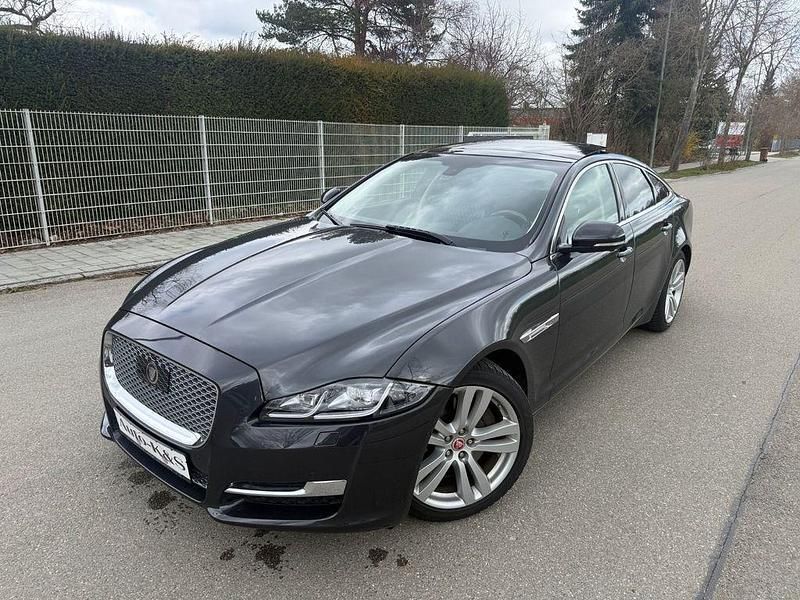 Gebraucht Jaguar XJ Portfolio 300 PS (220 kW) 2017 Grau Limousine