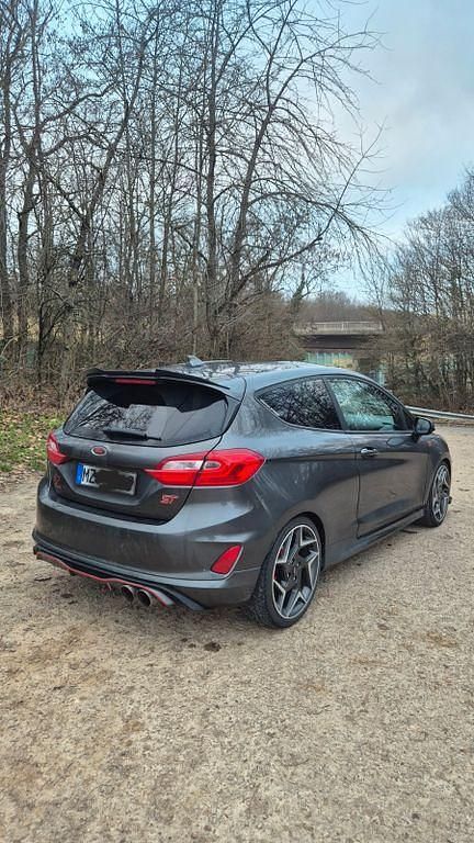 Gebraucht Ford Fiesta ST 200 PS (147 kW) 2018 Grau Kleinwagen