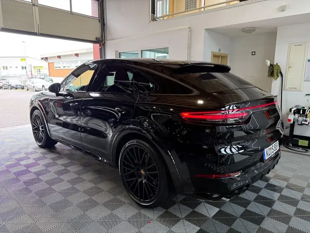 Gebraucht Porsche Cayenne GTS 460 PS (338 kW) 2023 Schwarz SUV