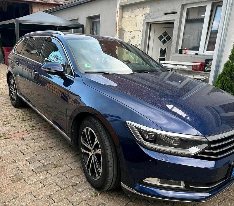 Gebraucht VW Passat 190 PS (139 kW) 2019 Blau Kombi