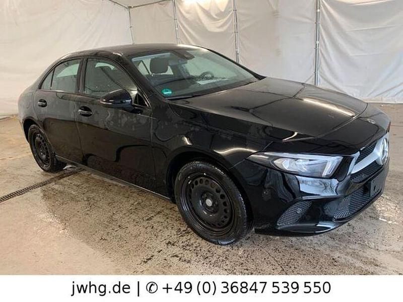Gebraucht Mercedes A250 218 PS (160 kW) 2022 Nachtschwarz Limousine