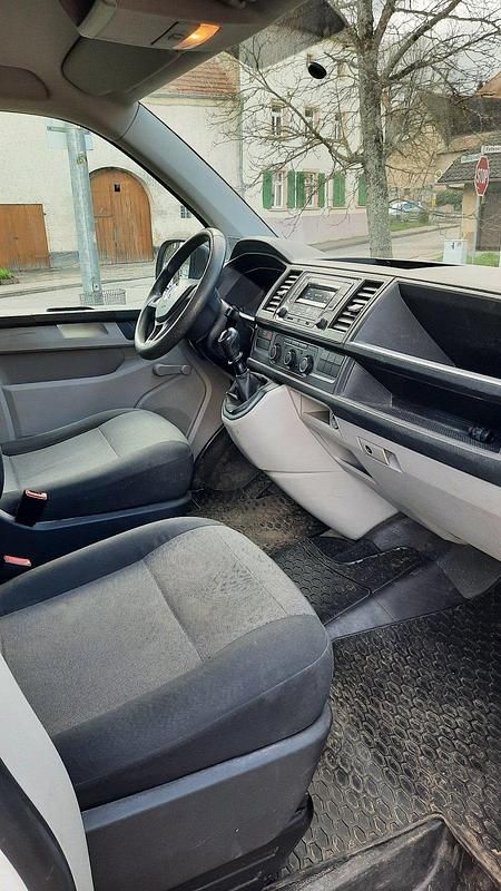 Gebraucht VW Transporter 114 PS (83 kW) 2018 Weiß Van