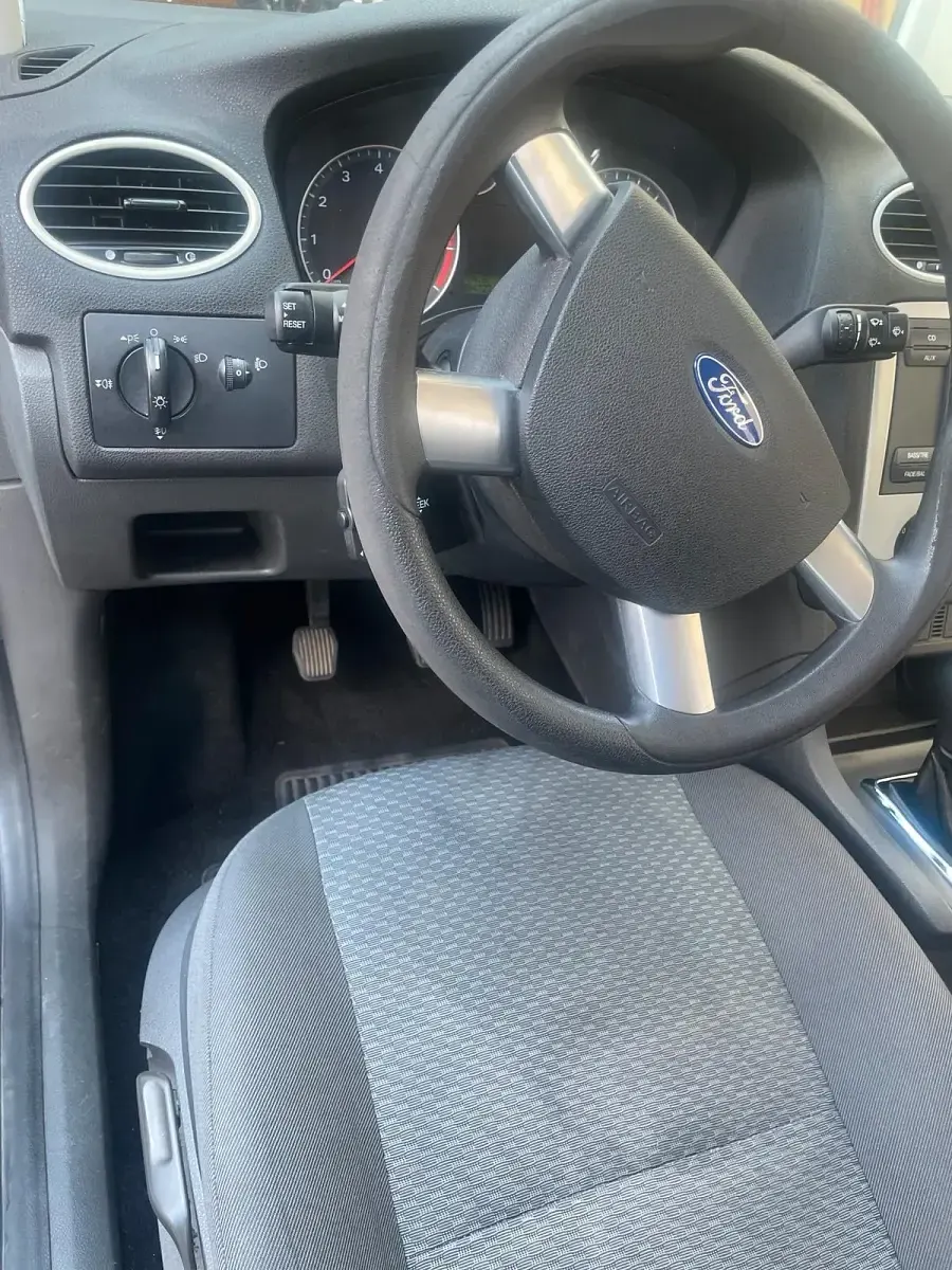 Gebraucht Ford Focus 101 PS (74 kW) 2007 Silber Kleinwagen