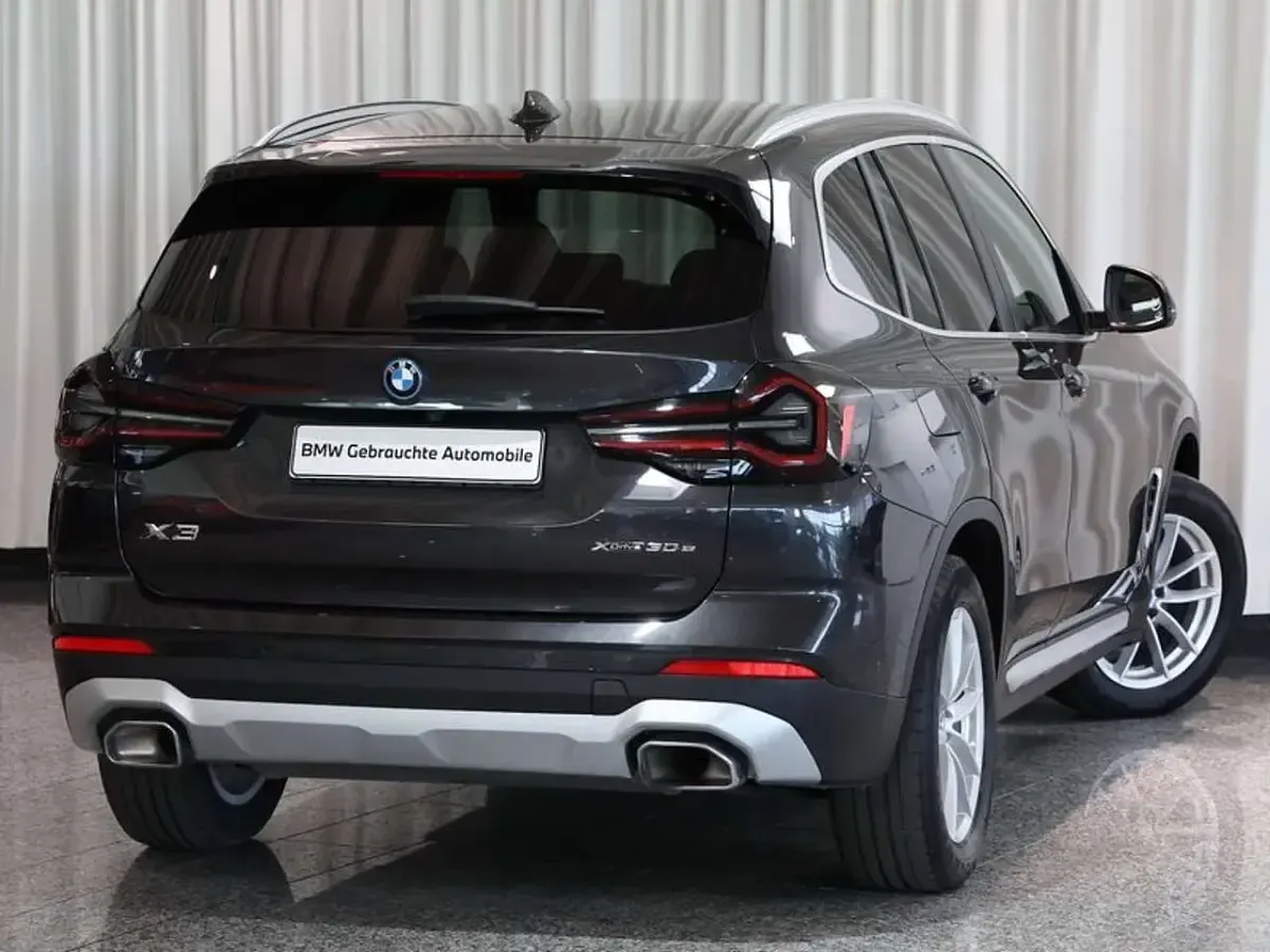 Gebraucht BMW X3 Sport Line 184 PS (135 kW) 2023 Sophistograu brillanteffekt SUV