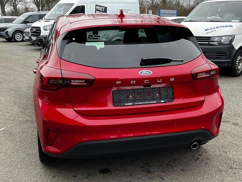 Gebraucht Ford Focus Titanium X 125 PS (91 kW) 2025 Rot Limousine